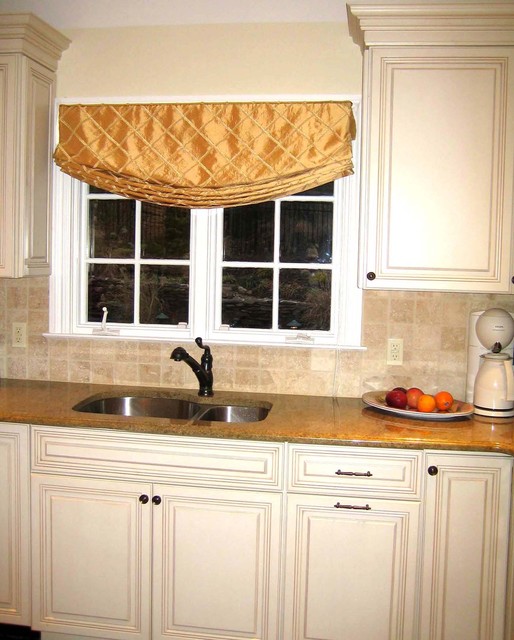 Современный дизайн маленького кухонного помещения