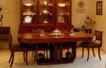 Интерьер роскошной столовой в класстчском стиле