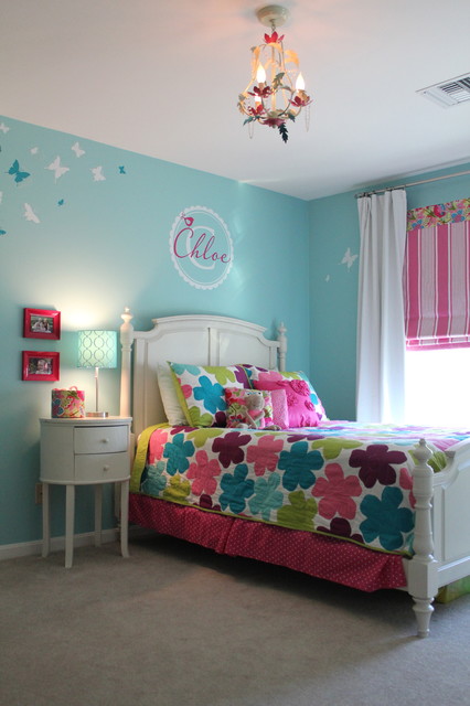 Современный дизайн детской комнаты в голубом цвете