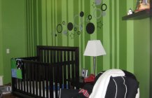 Фото детской комнаты в сочных зелёных тонах